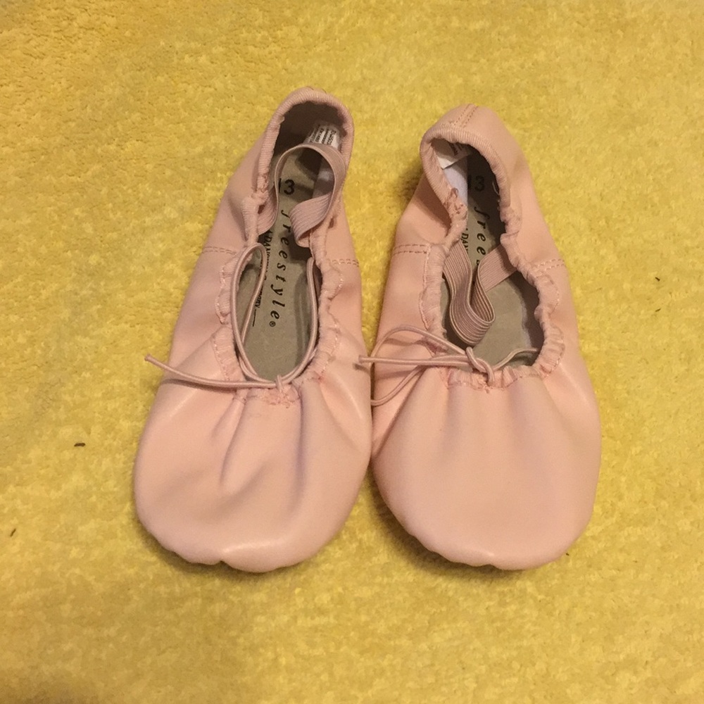 #140  For girls.Ballet shoes.